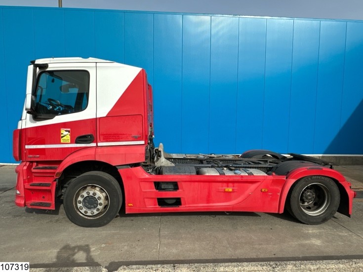 Mercedes Actros 1843