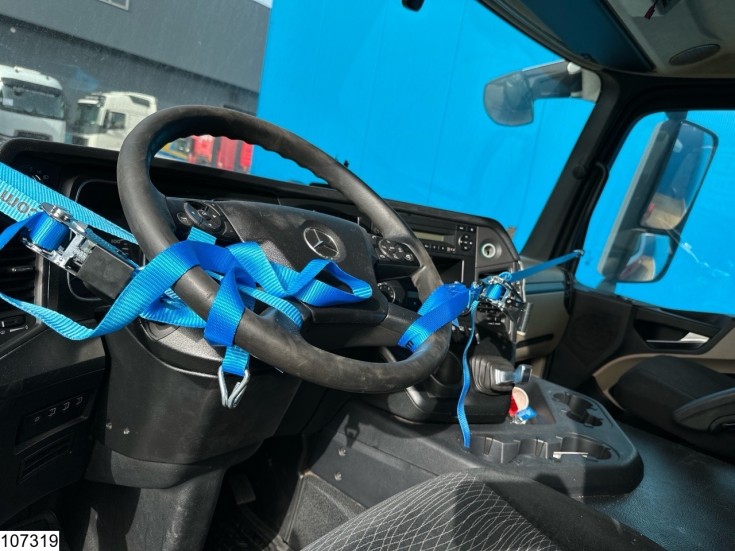 Mercedes Actros 1843