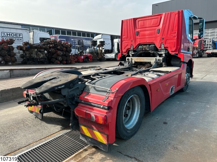 Mercedes Actros 1843