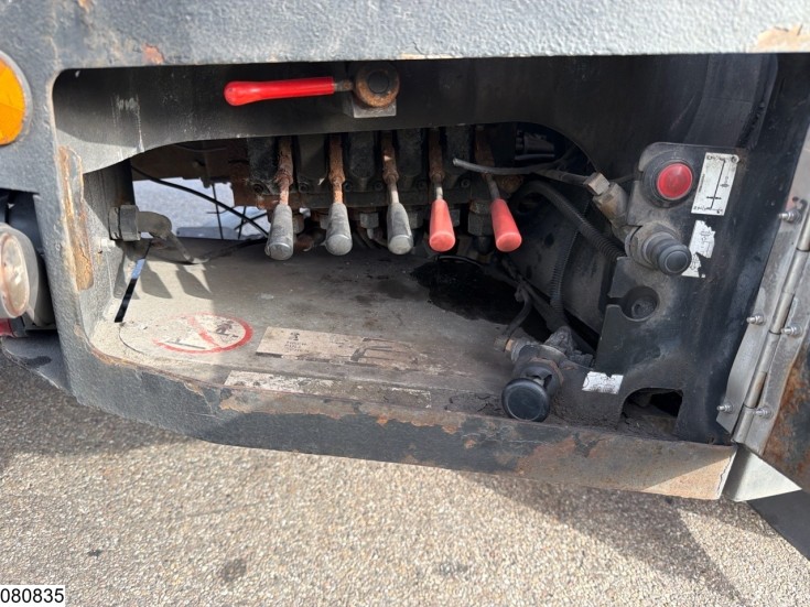 Mercedes Actros 1843