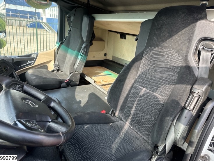 Mercedes Actros 1843