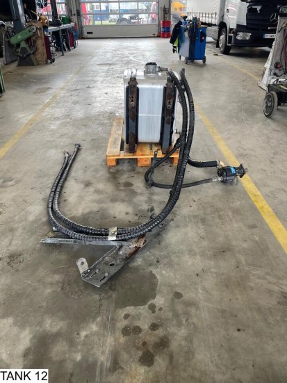 Afhymat Pump, tank and hydraulic hoses