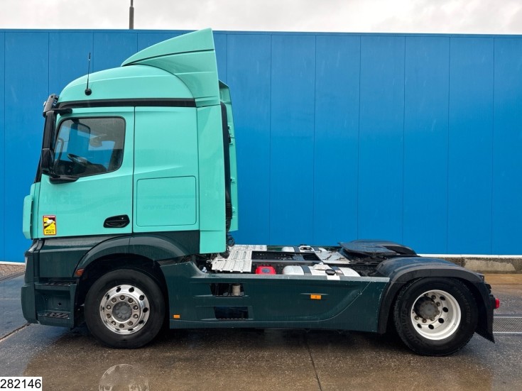 Mercedes Actros 1848