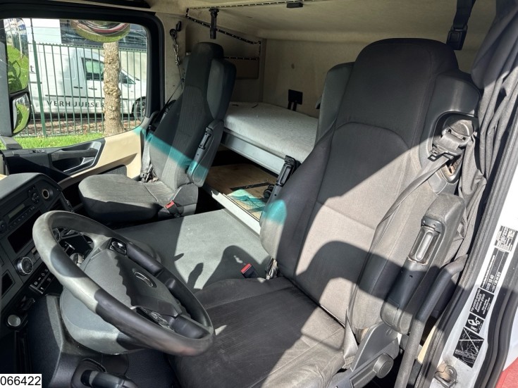 Mercedes Actros 1843