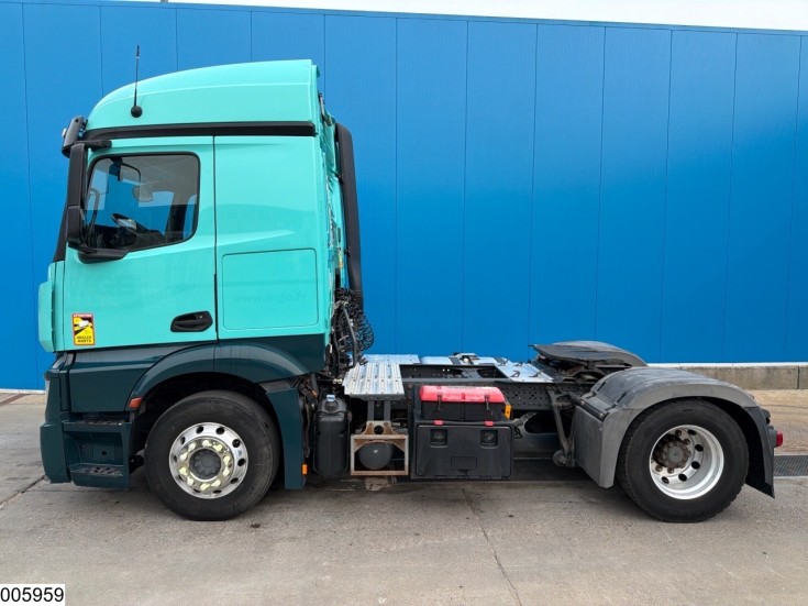 Mercedes Actros 1848