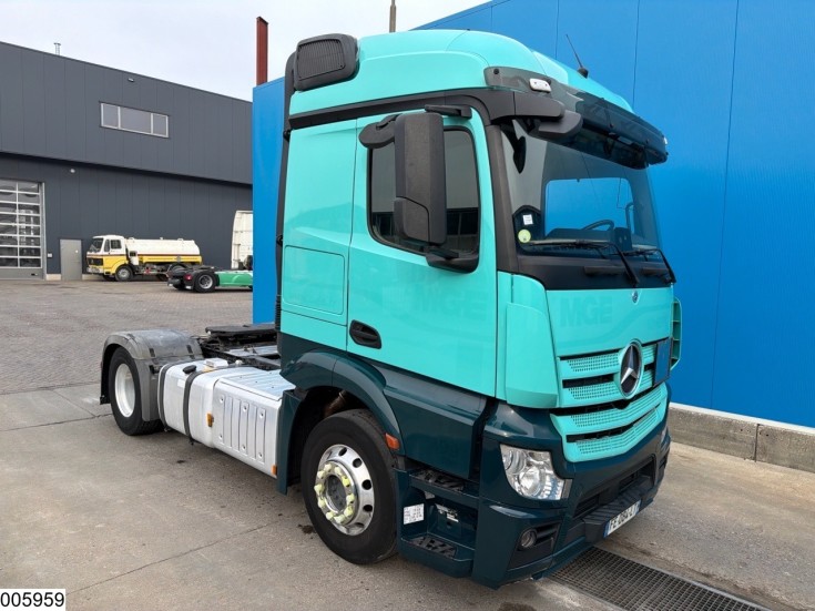 Mercedes Actros 1848