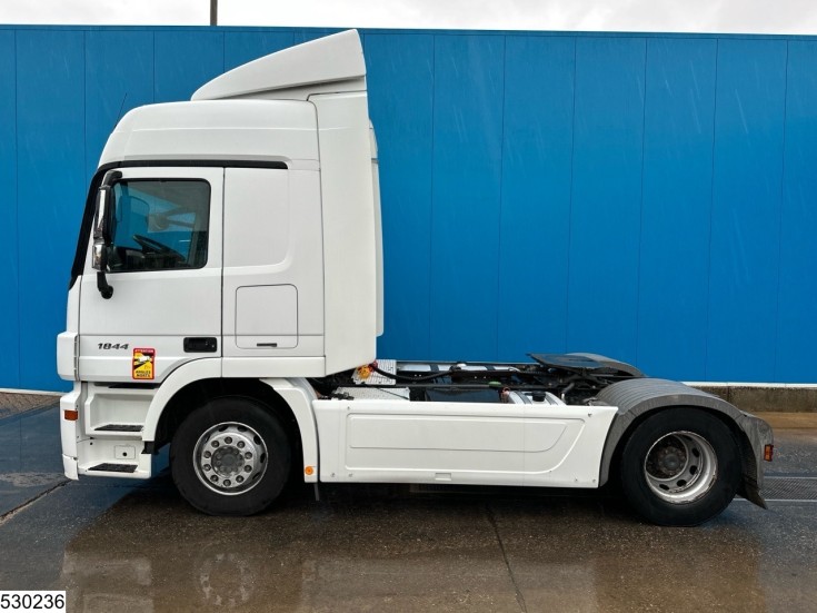 Mercedes Actros 1844