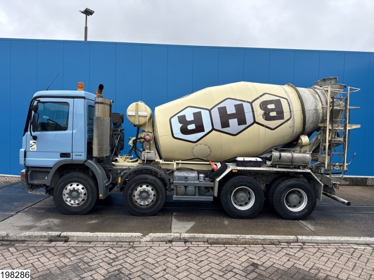 Mercedes Actros 3236