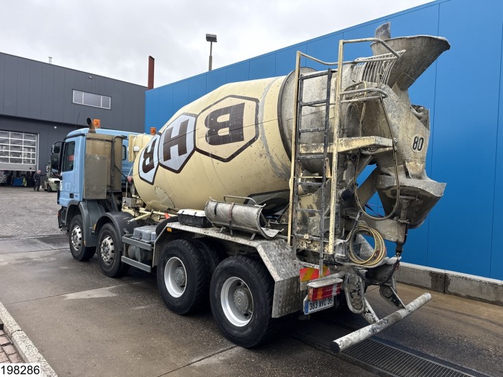 Mercedes Actros 3236