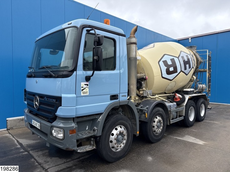 Mercedes Actros 3236