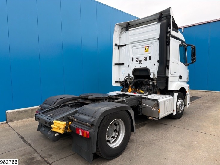 Mercedes Actros 1843