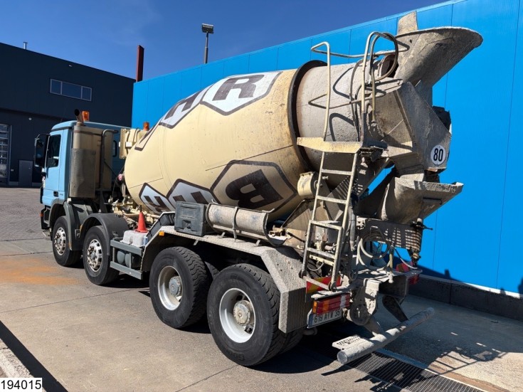 Mercedes Actros 3236