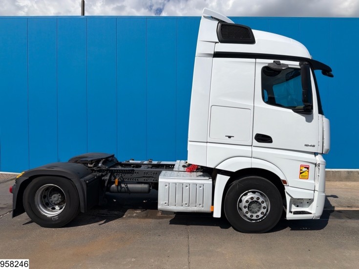 Mercedes Actros 1845