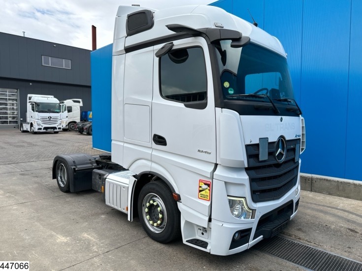 Mercedes Actros 1845