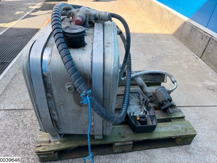 Hyva Tank, pump, hoses, control valve