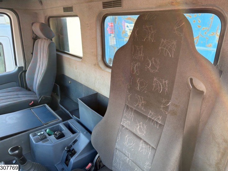 Mercedes Actros 3348