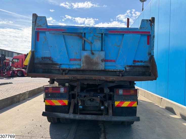 Mercedes Actros 3348