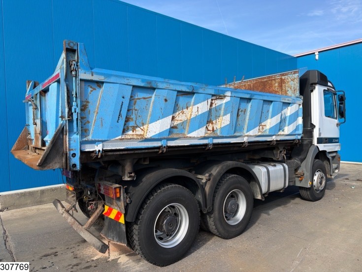 Mercedes Actros 3348