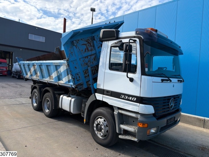 Mercedes Actros 3348