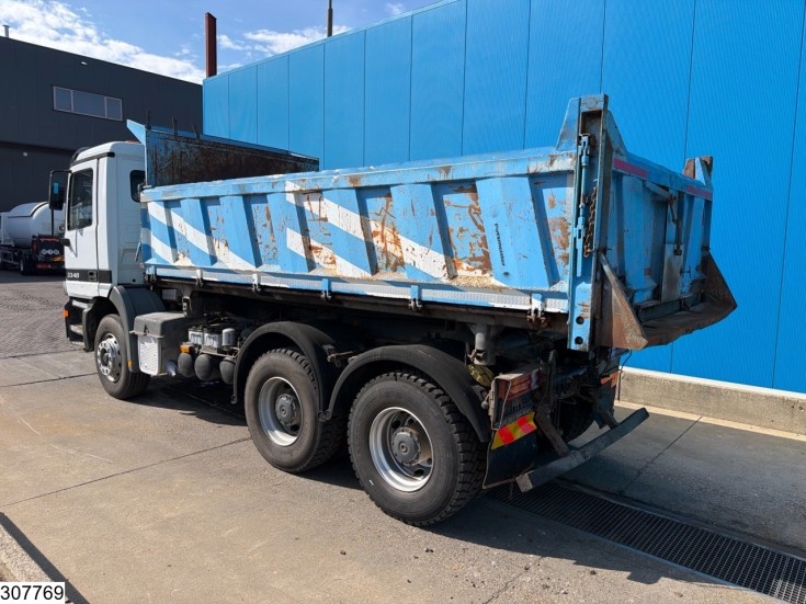 Mercedes Actros 3348