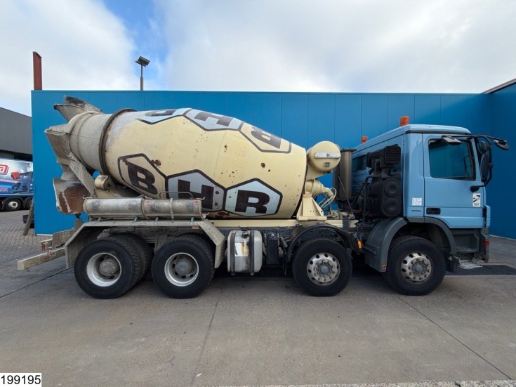 Mercedes Actros 3236