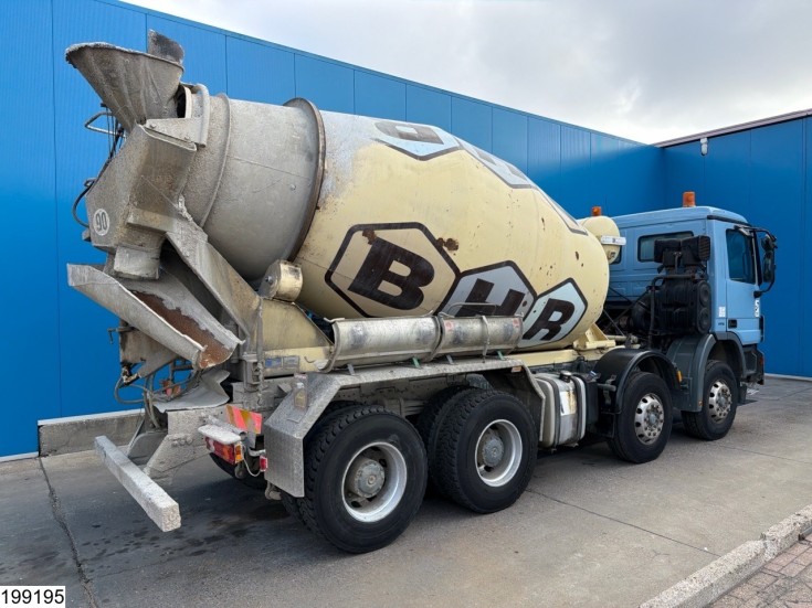 Mercedes Actros 3236