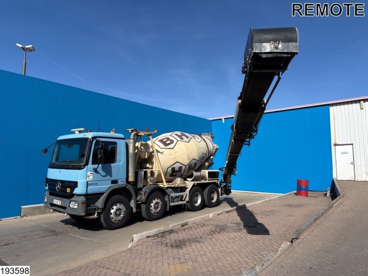 Mercedes Actros 3236