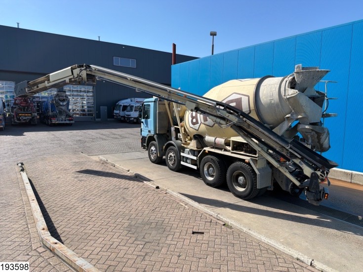 Mercedes Actros 3236