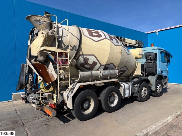 Mercedes Actros 3236