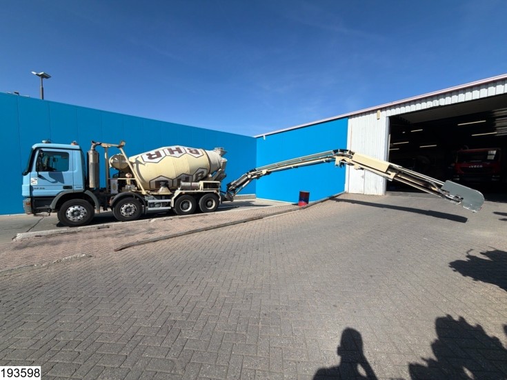 Mercedes Actros 3236