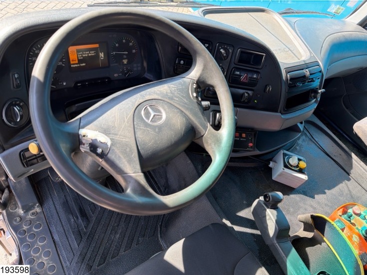 Mercedes Actros 3236