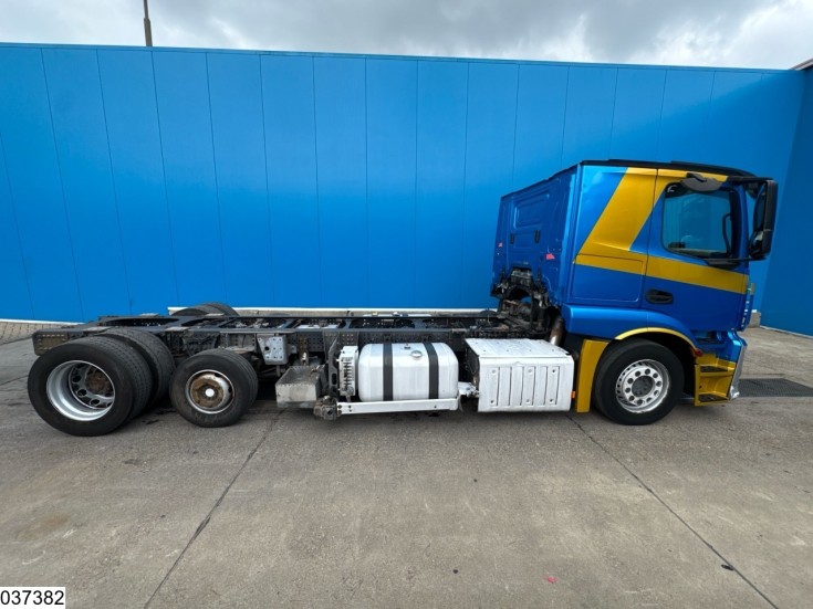 Mercedes Actros 2443