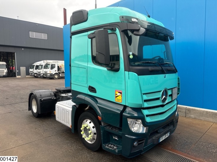 Mercedes Actros 1848