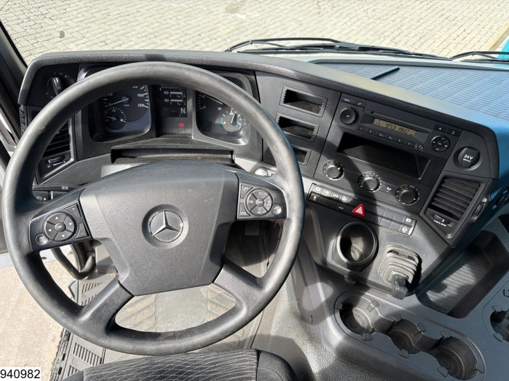 Mercedes Antos 1827