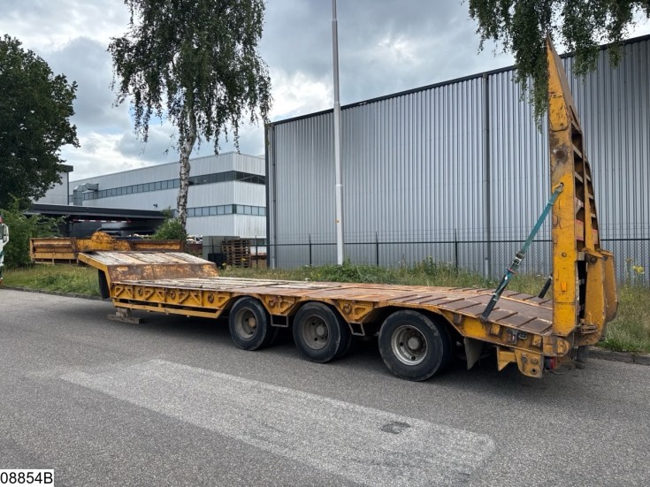 Trax Lowbed