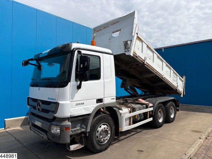 Mercedes Actros 3336