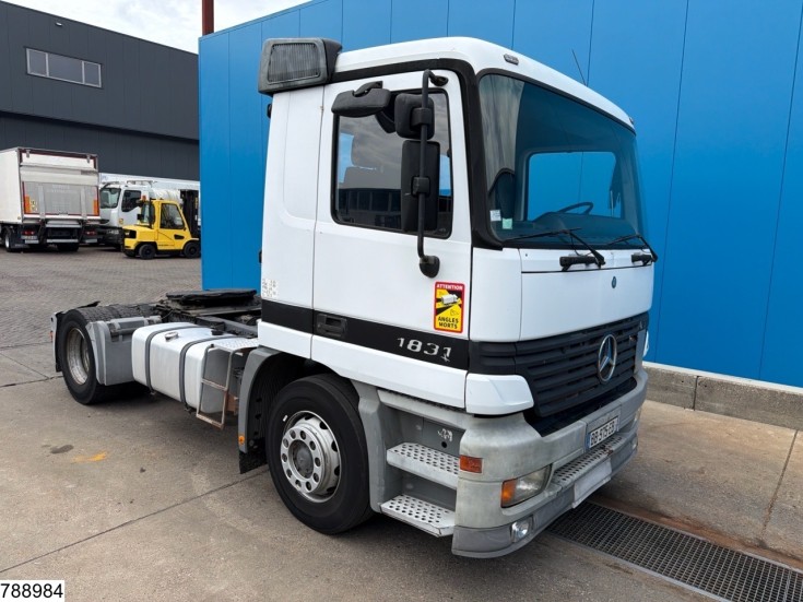 Mercedes Actros 1831