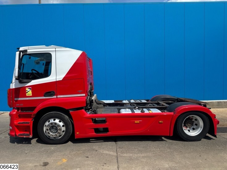 Mercedes Actros 1843