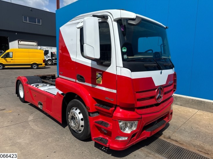 Mercedes Actros 1843