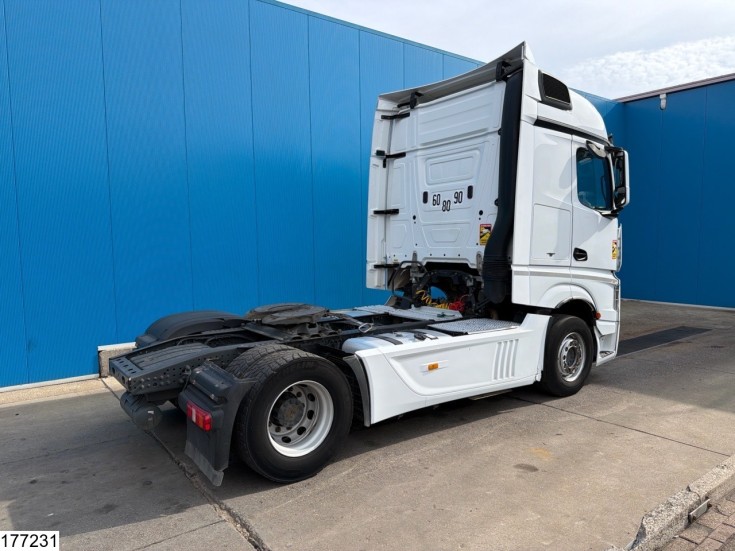Mercedes Actros 1845