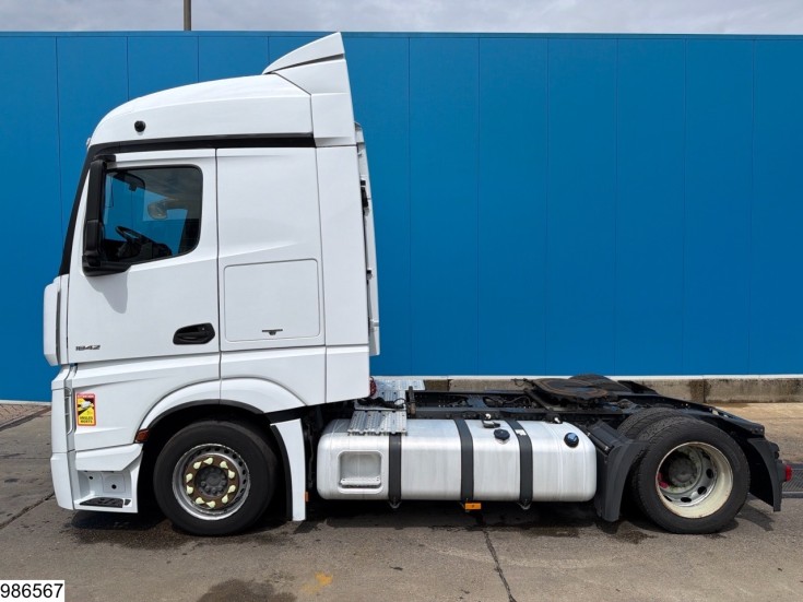 Mercedes Actros 1842