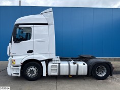 Mercedes Actros 1842