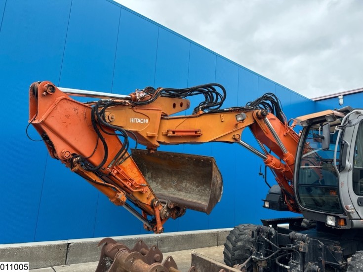 Hitachi ZX 130 W