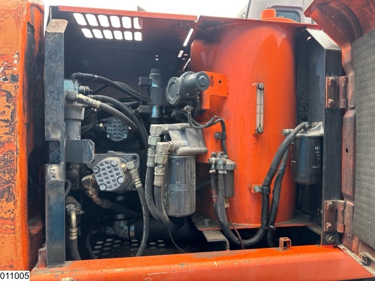 Hitachi ZX 130 W