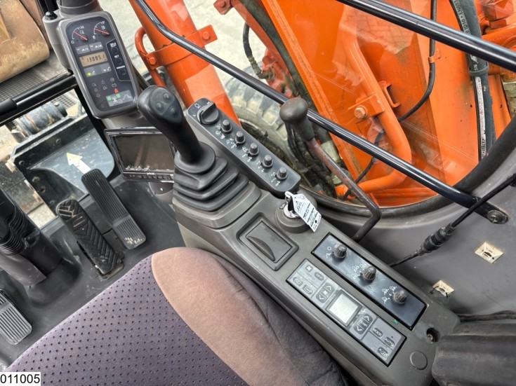 Hitachi ZX 130 W
