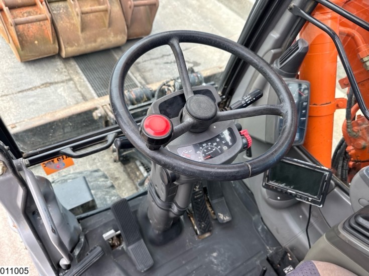 Hitachi ZX 130 W
