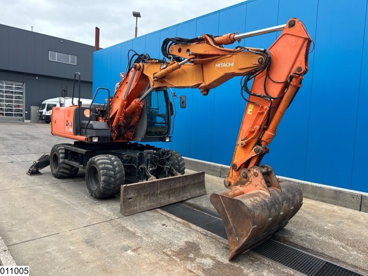 Hitachi ZX 130 W