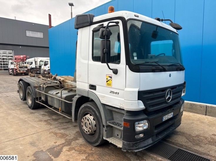 Mercedes Actros 2541