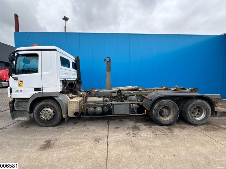 Mercedes Actros 2541