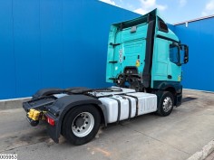 Mercedes Actros 1848